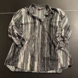 Chico's Size 3 (XL/16) Black & White Abstract Print Tunic Blouse Roll Tab Sleeve